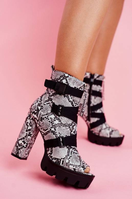 Zābaki ar augstiem papēžiem ar čūskas...