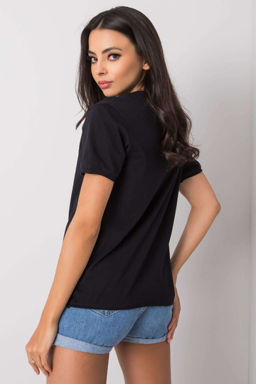 Melns T-krekls ar Benthe...