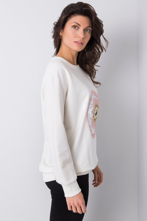 Balts sporta krekls ar Trisha apdruku