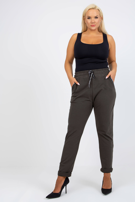 Mežonīgas haki krāsas liela izmēra... Mežonīgas haki krāsas liela izmēra...