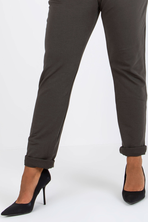 Mežonīgas haki krāsas liela izmēra... Mežonīgas haki krāsas liela izmēra...