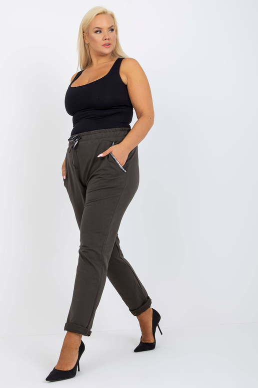 Mežonīgas haki krāsas liela izmēra... Mežonīgas haki krāsas liela izmēra...