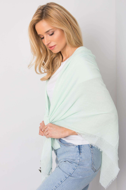 Zaļš pleds ar ziedu svītrām