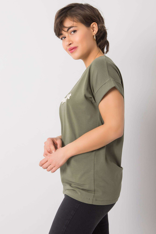 Haki krāsas t-krekls ar uzrakstu Saniyah