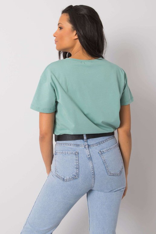 Pistāciju t-krekls ar Elani uzrakstu