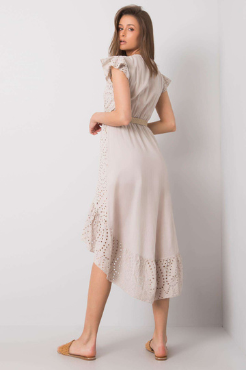 Bēša kleita ar volānu...