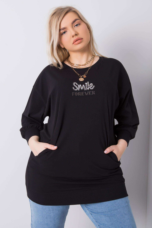 Melna plus izmēra blūze ar Messina... Melna plus izmēra blūze ar Messina...