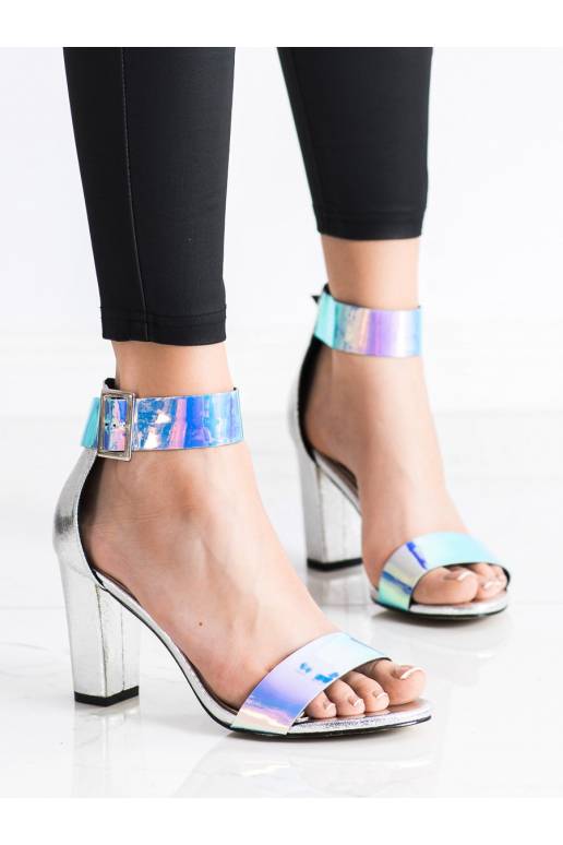 Basutės su kulniukais su... Basutės su kulniukais su...