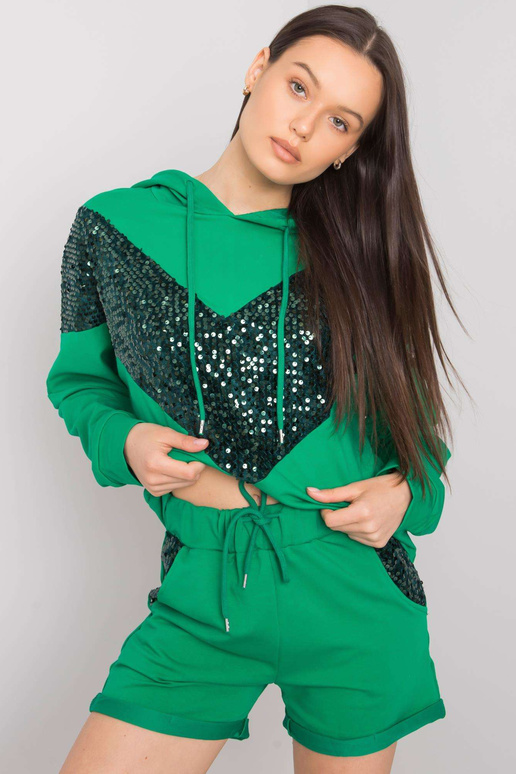 Zaļš komplekts ar Phylicia aplikāciju Zaļš komplekts ar Phylicia aplikāciju