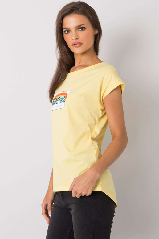 Gaiši dzeltens t-krekls ar Aloha apdruku Gaiši dzeltens t-krekls ar Aloha apdruku