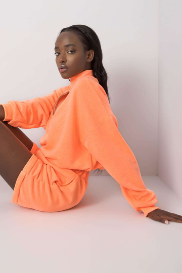 Ellas oranžais sieviešu... 2