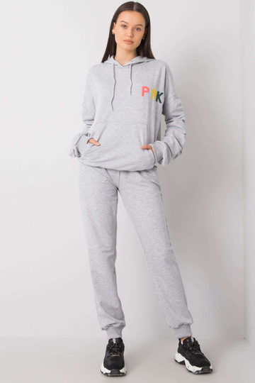 Pelēks sporta tērpa... 2