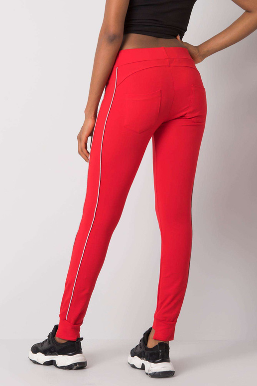 Sarkanas treniņbikses ar Abia...