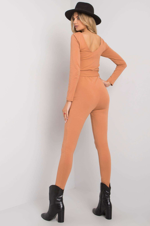 Kamieļu kombinezons ar Alora siksniņu