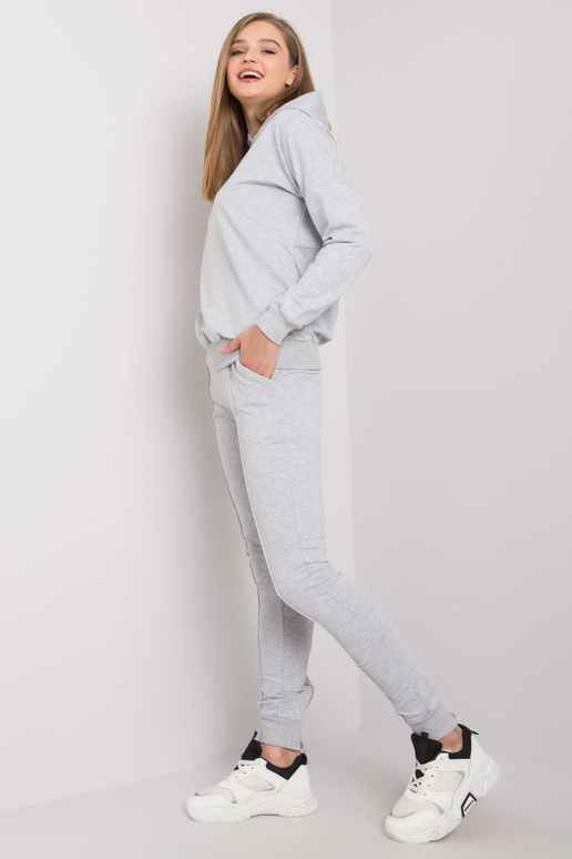 Pelēks melanža sporta kreklu... Pelēks melanža sporta kreklu...