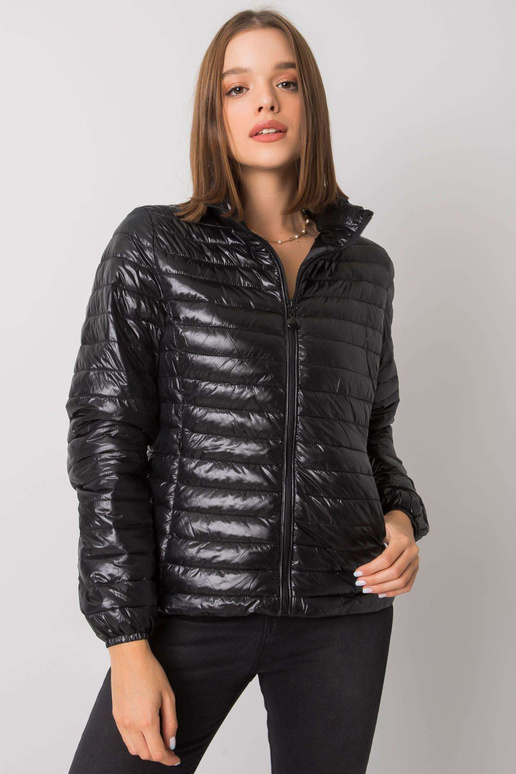 Arina Melna pārejas jaka