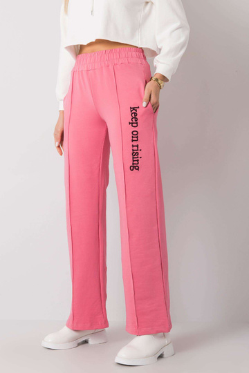 Denisas rozā sporta bikses... 2