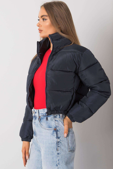 Tumši zila stepēta jaka...