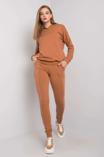 Gaiši brūns sporta kreklu...