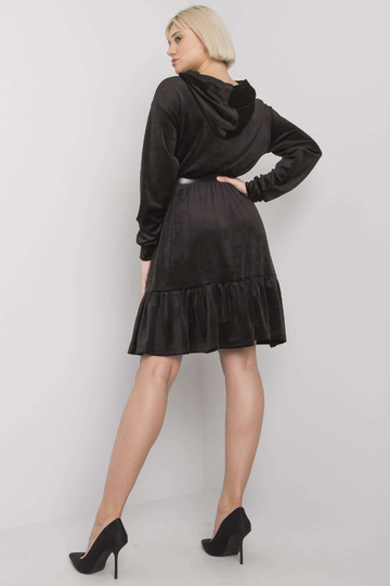 Melna velūra kleita ar...