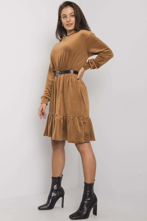 Kamieļu velūra kleita ar Casablanca...