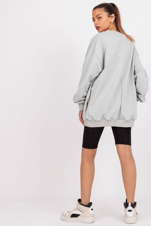 Pelēks liela izmēra sporta krekls... Pelēks liela izmēra sporta krekls...