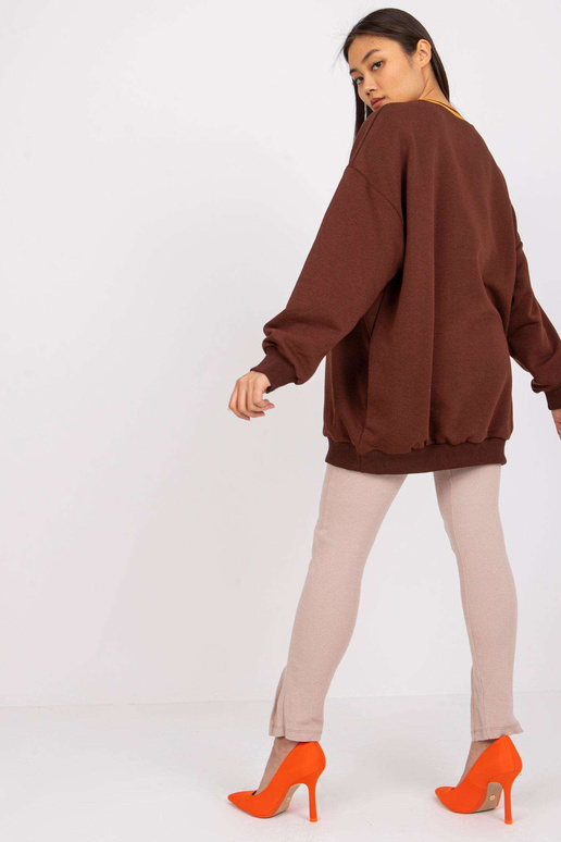 Brūns sporta krekls ar Suzanne apdruku Brūns sporta krekls ar Suzanne apdruku