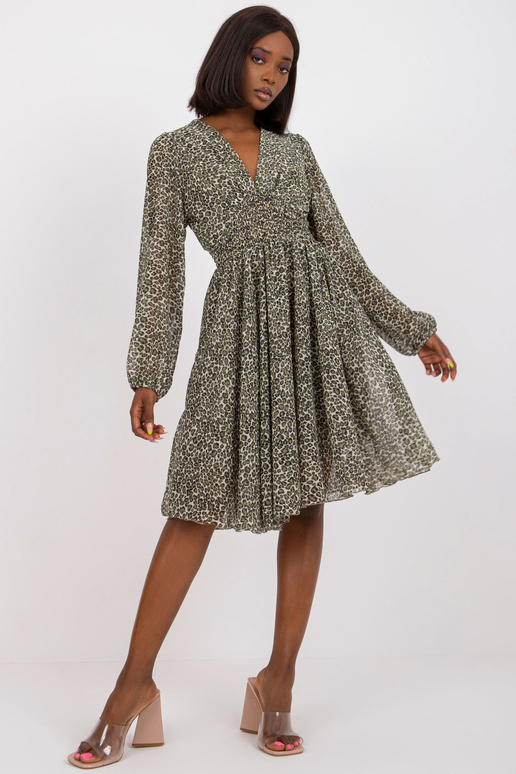 Zaļa un bēša apdruka kleita ar garām...