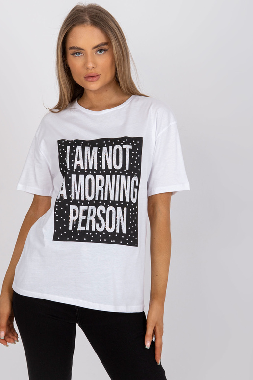 Balts T-krekls ar aplikāciju un īsām... Balts T-krekls ar aplikāciju un īsām...