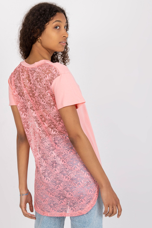 Gaiši rozā viskozes blūze ar mežģīnēm... Gaiši rozā viskozes blūze ar mežģīnēm...