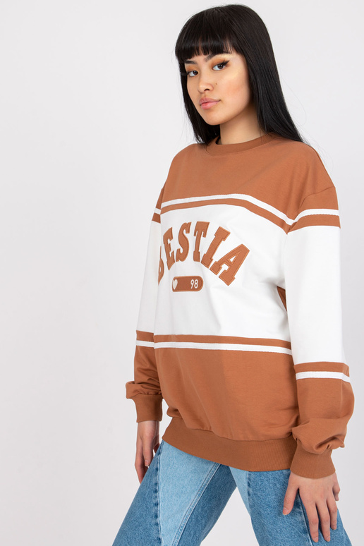 Brūns un balts sporta krekls bez...