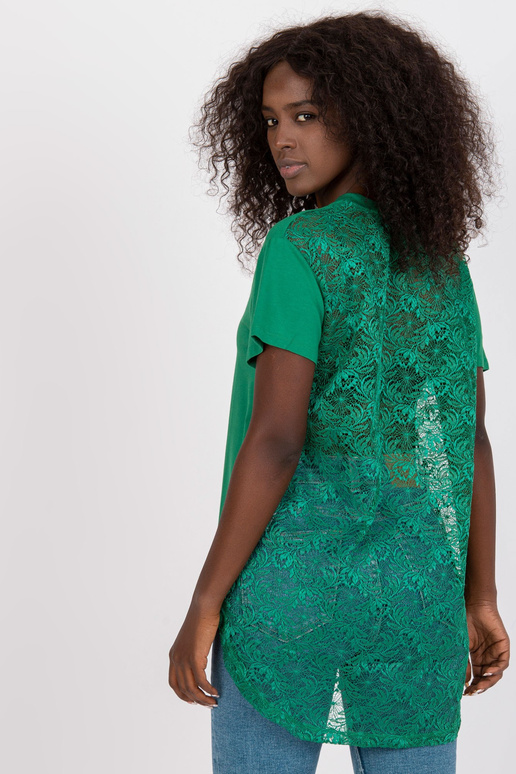 Tumši zaļa brīva blūze ar mežģīņu muguru Tumši zaļa brīva blūze ar mežģīņu muguru