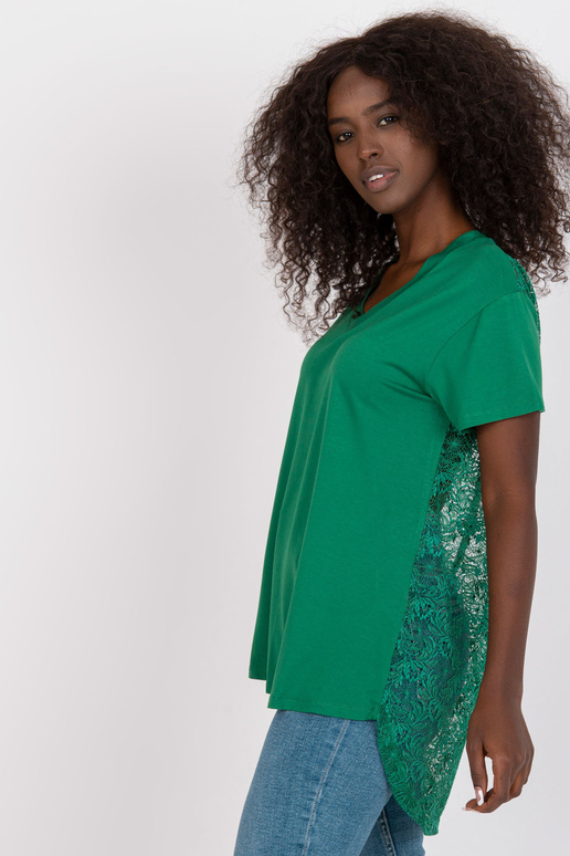 Tumši zaļa brīva blūze ar mežģīņu muguru Tumši zaļa brīva blūze ar mežģīņu muguru