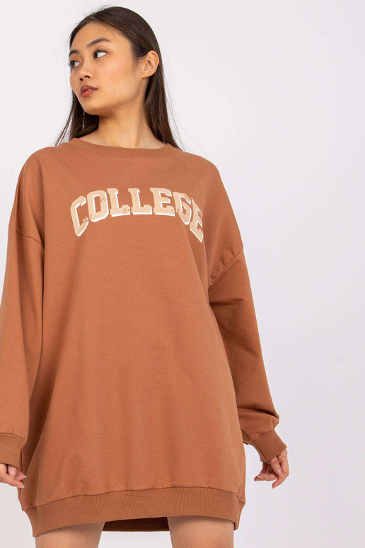 Gaiši brūns garš sporta krekls ar... Gaiši brūns garš sporta krekls ar...