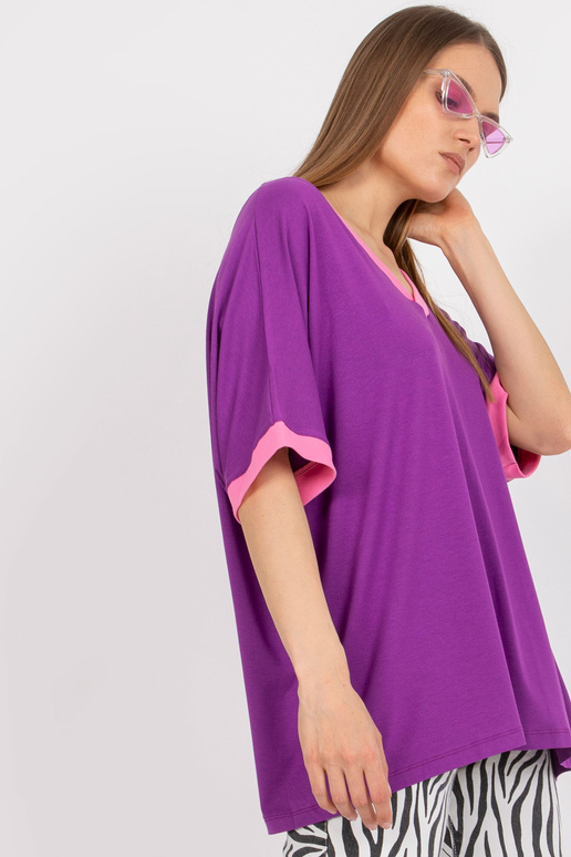 Violeta un rozā oversize blūze ar V... Violeta un rozā oversize blūze ar V...