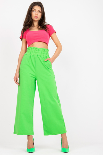 Gaiši zaļas Basic sporta...