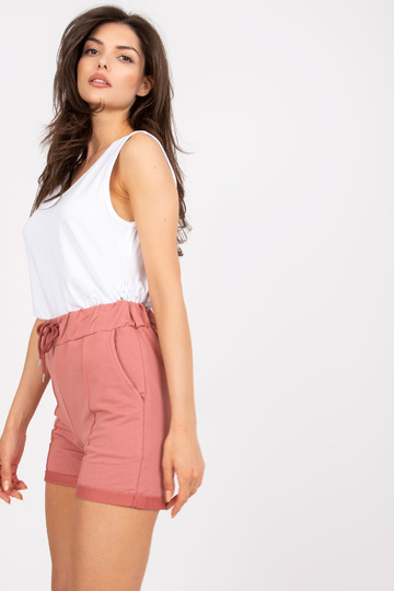 Netīri rozā ikdienas šorti... 2