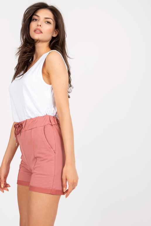 Netīri rozā ikdienas šorti ar augstu... Netīri rozā ikdienas šorti ar augstu...