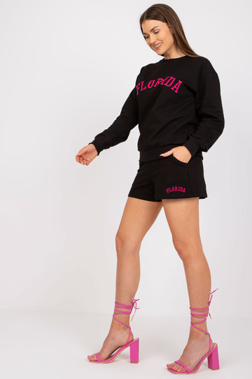 Melns sporta kreklu...