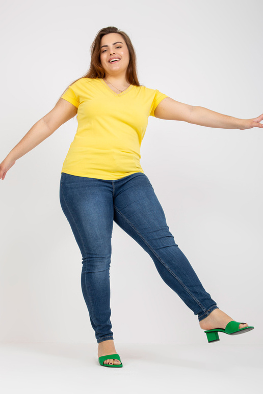 Dzeltens plus izmēra t-krekls ar V...