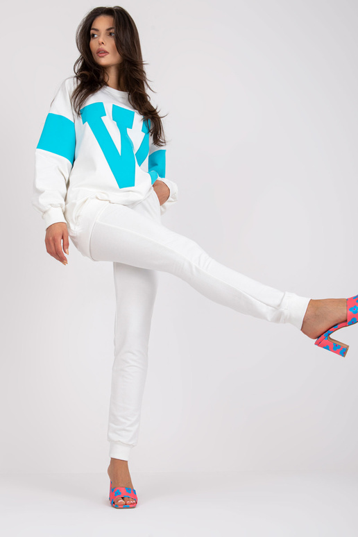 Balts un zils sporta kreklu komplekts...