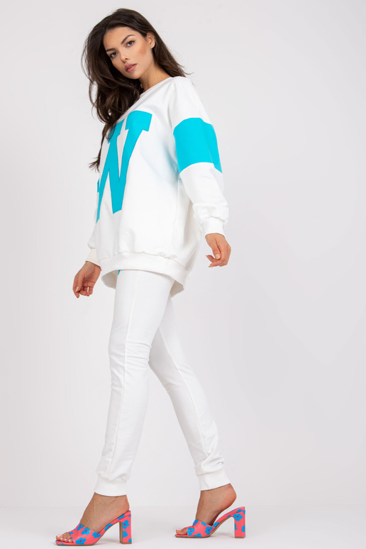 Balts un zils sporta kreklu komplekts...