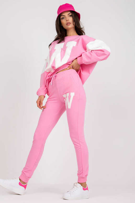 Rozā un baltā kokvilnas sporta tērpa...