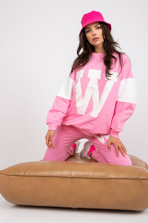 Rozā un baltā kokvilnas sporta tērpa...