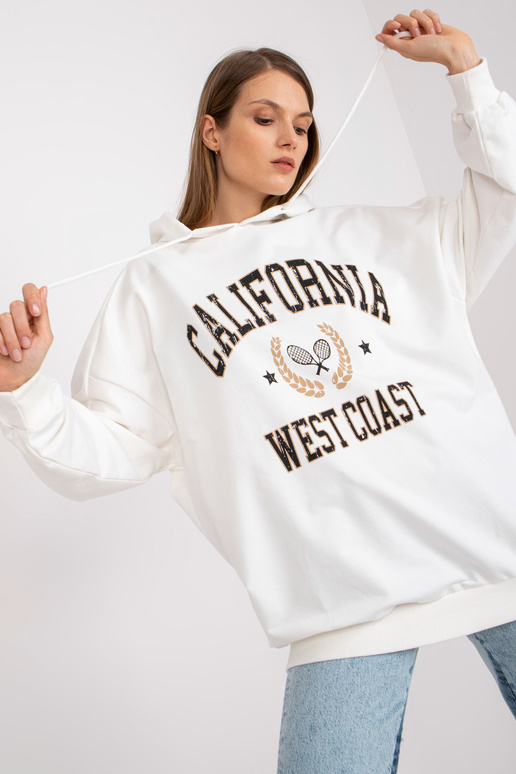 Balts sporta krekls ar oversize apdruku