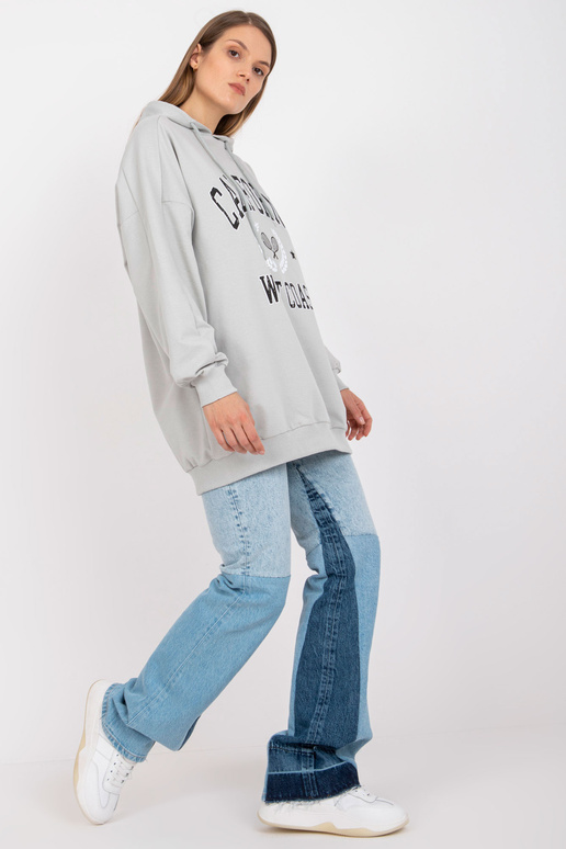 Pelēks sporta krekls ar apdruku un... Pelēks sporta krekls ar apdruku un...