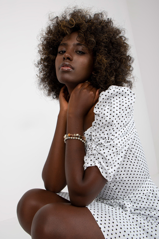 Balta punktveida minikleita ar...