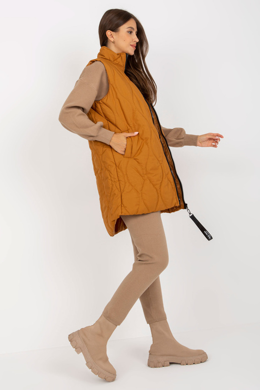 Gaiši brūna stepēta sieviešu veste ar...