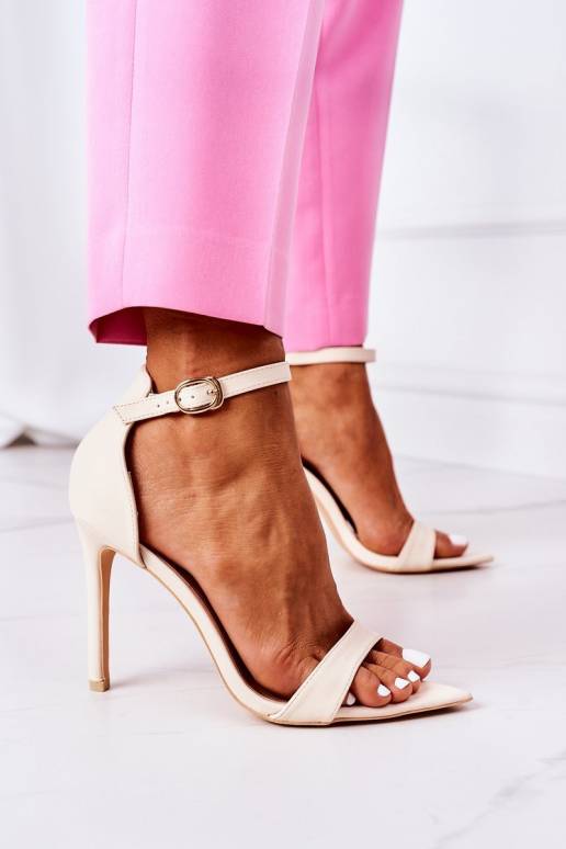 Eleganta stila sandales ar papēdi... Eleganta stila sandales ar papēdi...