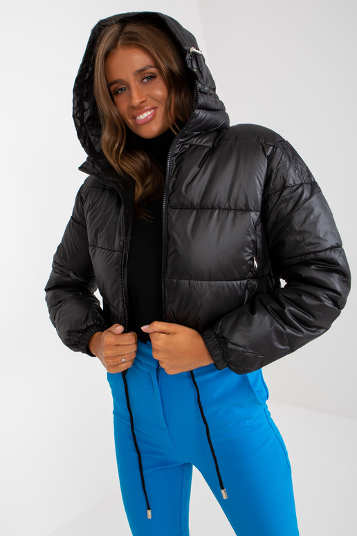 Melna īsa ziemas jaka ar kapuci Melna īsa ziemas jaka ar kapuci